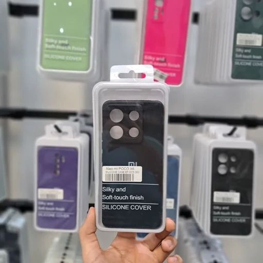 قاب محافظ سیلیکونی گوشی شیائومی Poco X6، با جنسی نرم و مقاوم برای محافظت کامل از بدنه گوشی در برابر ضربه و خط و خش.