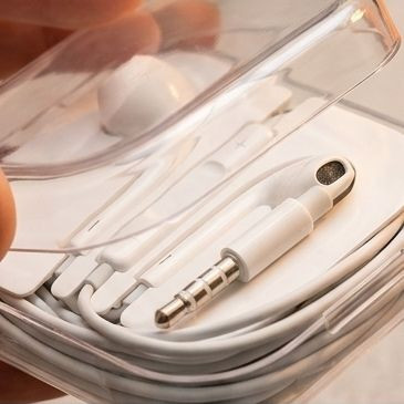 خرید و قیمت هندزفری EarPods با طراحی ارگونومیک در اکسسوری استور